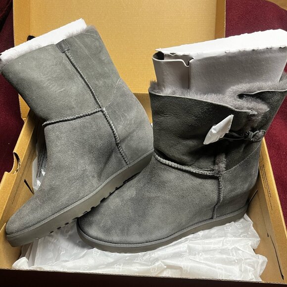 Ugg classic women's femme button boots - charcoal, size 11 - Picture 1 of 5